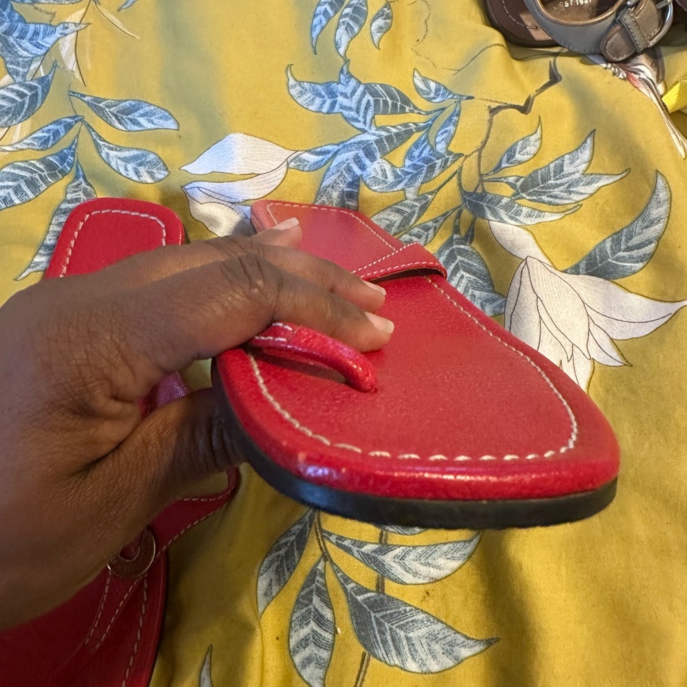 Miu Miu Red Leather Sandals with Bow Detail - Picture 4 of 5